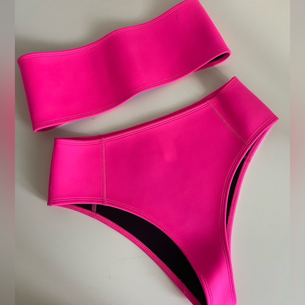Hoaka Neon Pink bikini